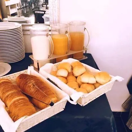 מלון Atmosfere צ'סנטיקו